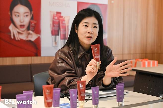 김연선 에이블씨앤씨 상품개발팀장이 미샤 BB크림 개발기에 대해 이야기하고 있다. /사진=이명근 기자 qwe123@