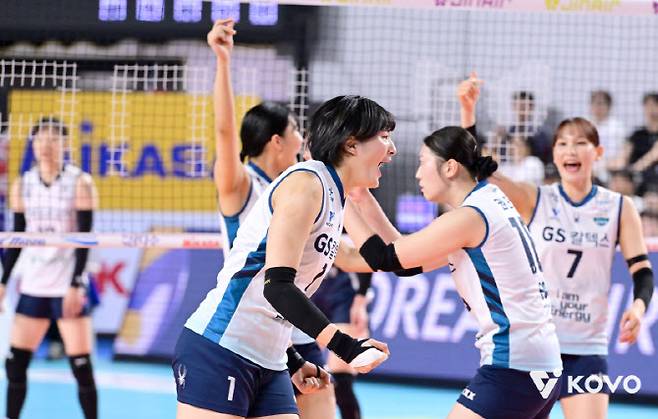 V리그 여자부 챔피언결정전에서 2연승을 거둔 GS칼텍스. 사진=KOVO
