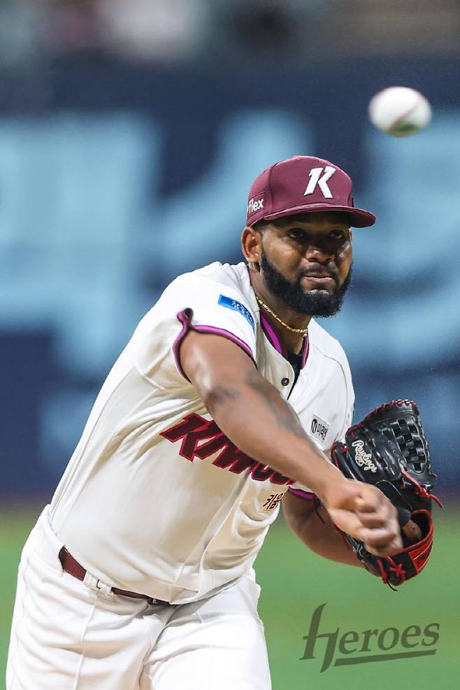 키움히어로즈 외국인투수 라울 알칸타라가 역투를 펼치고 있다. 사진=키움히어로즈