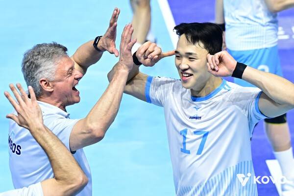 승리 후 환호하는 임동혁. /사진=KOVO