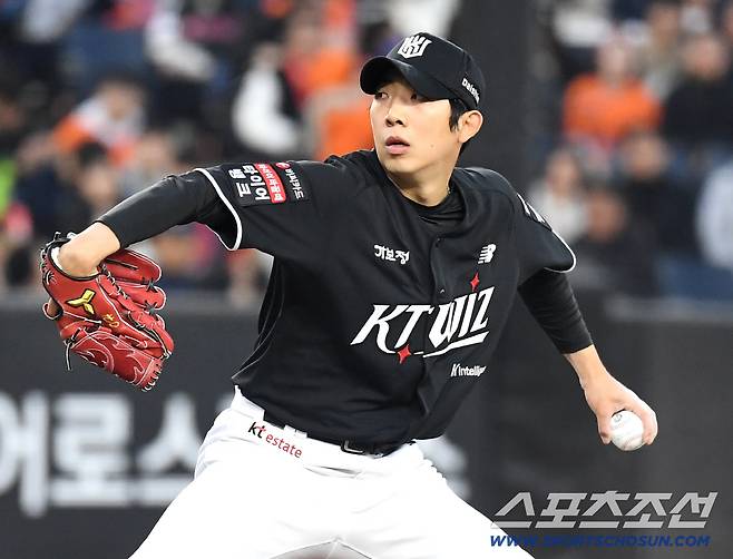 2일 대전 한화생명볼파크에서 열린 한화와 KT의 경기. 선발 투구하고 있는 KT 오원석. 대전=송정헌 기자songs@sportschosun.com/2026.04.02/