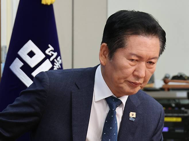 정청래 더불어민주당 대표가 1일 오후 서울 여의도 국회에서 오중기 경북도지사 예비후보 환영식에 참석하고 있다. /뉴시스