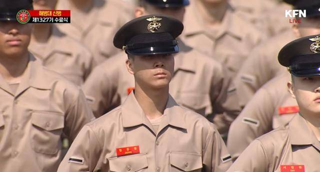 트로트 가수 정동원의 해병대 입대 후 근황이 공개되며 팬들의 반가움을 자아냈다. 유튜브 영상 캡처