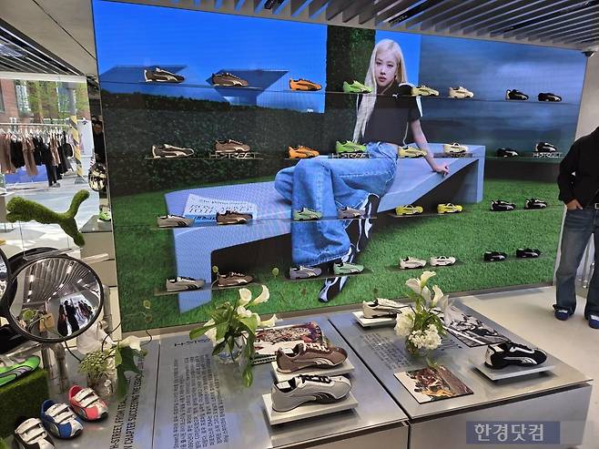 푸마 스니커박스 성수점 매장 내부 모습./사진=박수림 기자