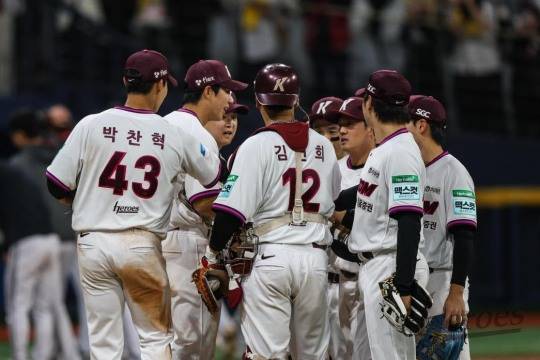 승리한 키움 히어로즈 선수들