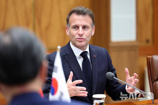 [서울=뉴시스] 고범준 기자 = 에마뉘엘 마크롱 프랑스 대통령이 3일 청와대에서 열린 한-프랑스 정상회담에서 발언하고 있다. 2026.04.03. bjko@newsis.com