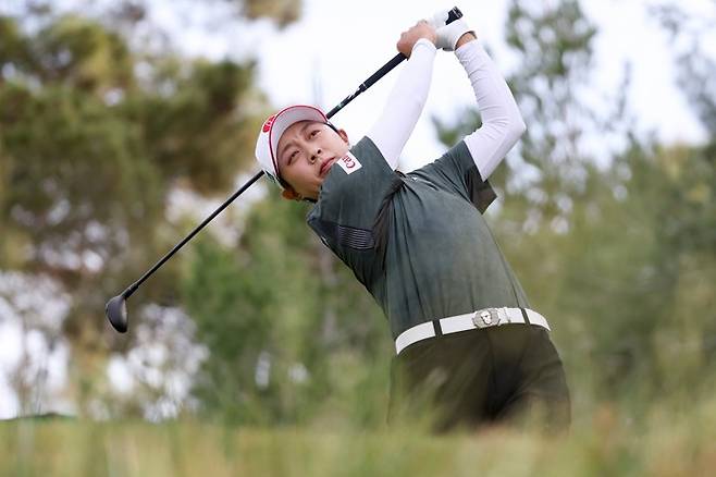 3연속 우승에 도전하는 김효주 김효주가 3일 LPGA투어 아람코 챔피언십 1라운드에서 티샷을 하고 있다. (AP/연합뉴스)