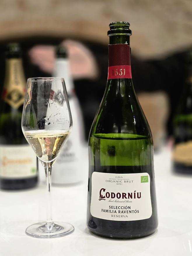 코도르뉴 셀렉션 파밀리아 라벤토스 오가닉 브뤼.&nbsp;최현태 기자