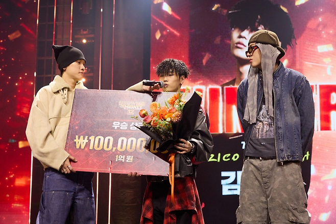 Mnet ‘쇼미더머니12’ 김하온이 우승 소감을 말하고 있다.