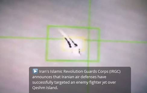 메흐르 통신이 공개한 동영상의 일부 장면. 이 매체는 IRGC가 자국 방공망이 케슘섬 상공에서 적 전투기를 성공적으로 타격했다고 발표했다며 격추 및 추락하는 모습으로 보이는 장면이 담긴 25초짜리 흐릿한 동영상을 공개했다. [메흐르 통신]