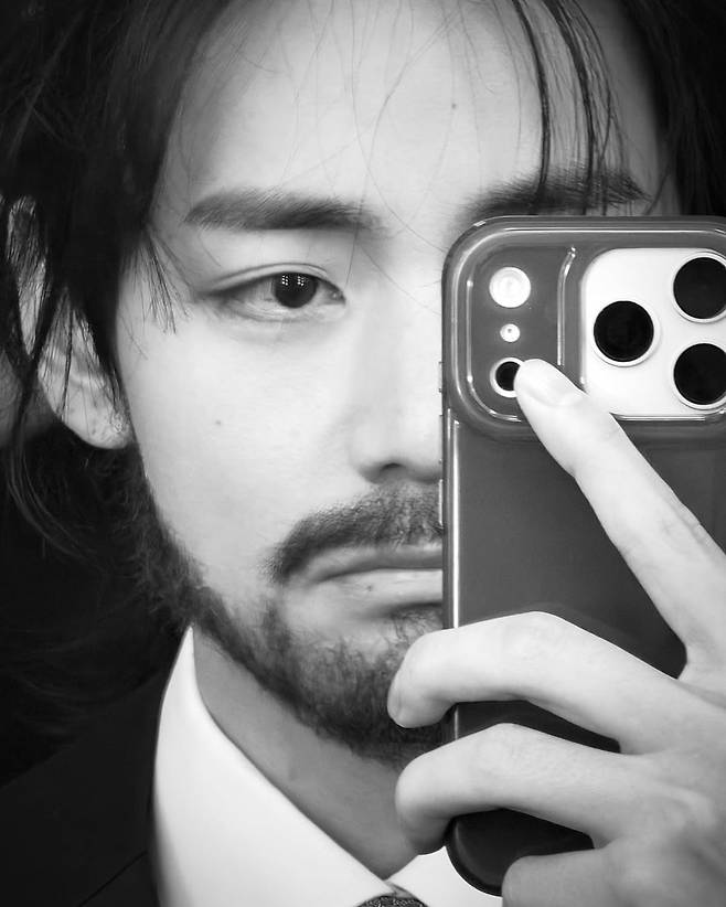 사진 = 뷔 인스타그램