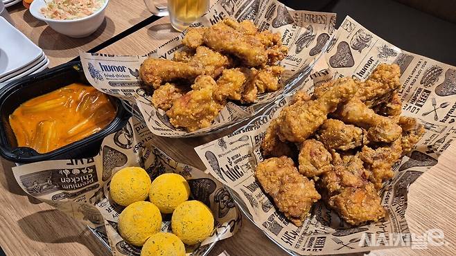 bhc의 신메뉴 쏘이갈릭킹. / 사진=한다원 기자