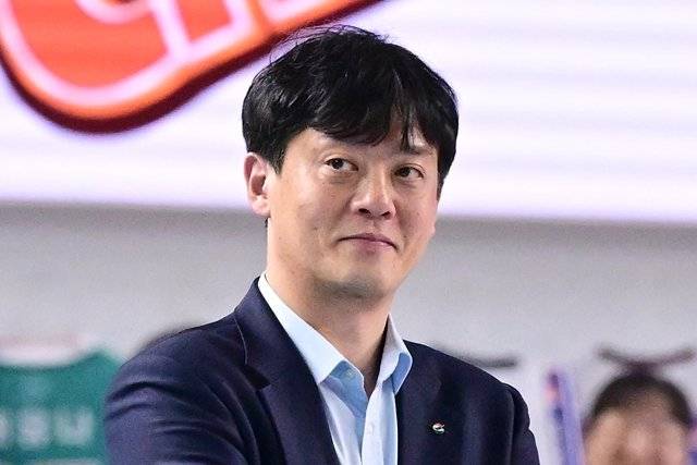 경질 위기에 몰렸다 우승 감독 타이틀을 코앞에 두게 된 이영택 GS칼텍스 감독. 한국배구연맹(KOVO) 제공