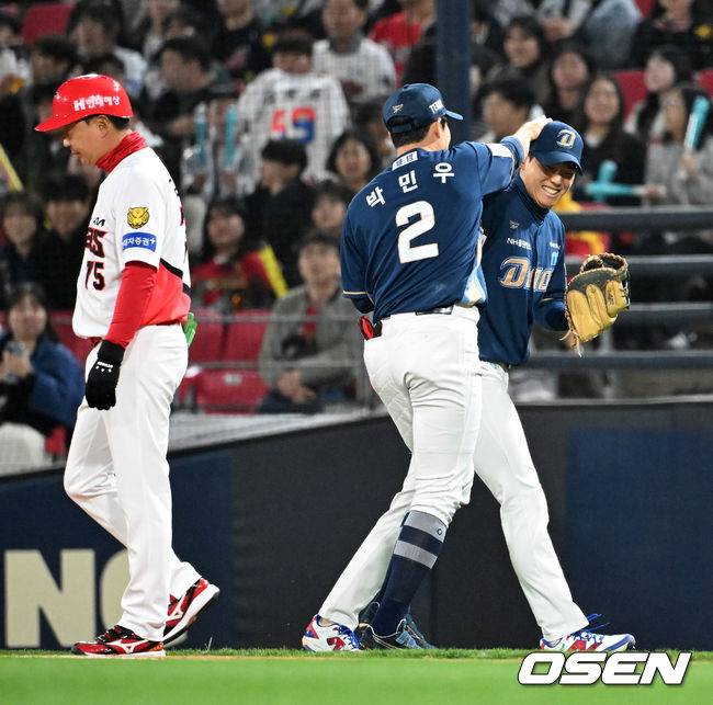 계속되는 선배들이 '내리사랑'