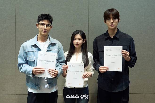 촬영 갑질이 불거진 넷플릭스 ‘뷰티 인 더 비스트’에 출연하는 배우들. 넷플릭스 제공