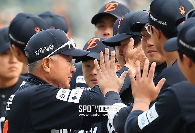 ▲ 김경문 감독 노시환 ⓒ곽혜미 기자