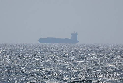 호르무즈 해협의 선박 (EPA=연합뉴스)