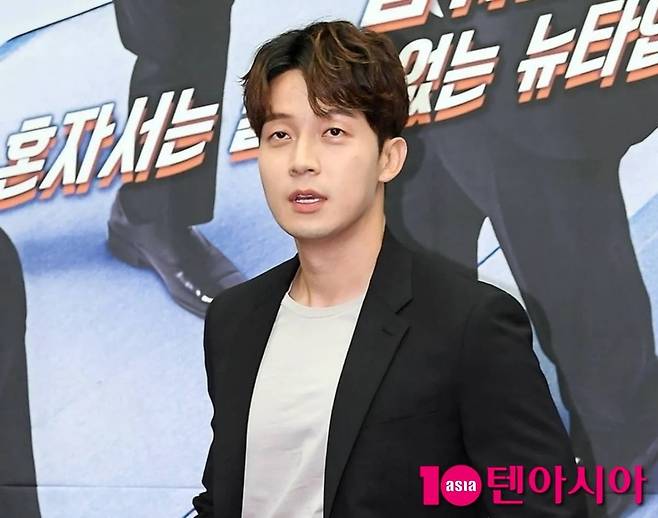 개그맨 허경환이 취재진 앞에 섰다. / 사진=텐아시아DB