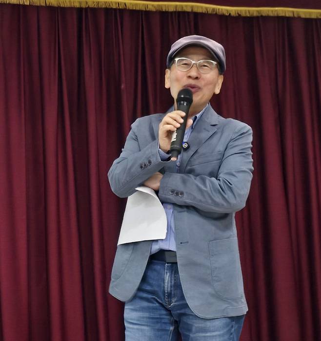 김태희 다산연구소 이사장이 4월2일 오후 7시 목원대 신학대학 1층 A 113호에서 열린 다산학당 목민과정 특강에서 '다산의 일생과 학문'을 제목으로 특강하고 있다.                                                                     사진=한성일 기자