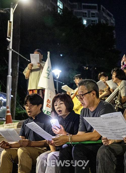 이 집사에게 거리 예배는 신앙의 '실천'이자, 삶으로 하는 '전도'라고 했다. 사진 제공 이지연