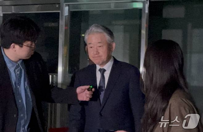 강호동 농협중앙회장이 5일 경찰 조사를 마치고 나오고 있다. 2026.4.5 ⓒ 뉴스1 강서연 기자