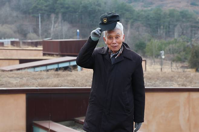 강원도 인제군 서화리에 있는 한국DMZ 평화생명동산에서 만난 정성헌 이사장. 12사단 모자를 즐겨 쓰는 그는 "군대가 '큰 사람'을 키워내는 최고의 학교가 되어야 강군이 될 수 있다"고 말했다. /고운호 기자