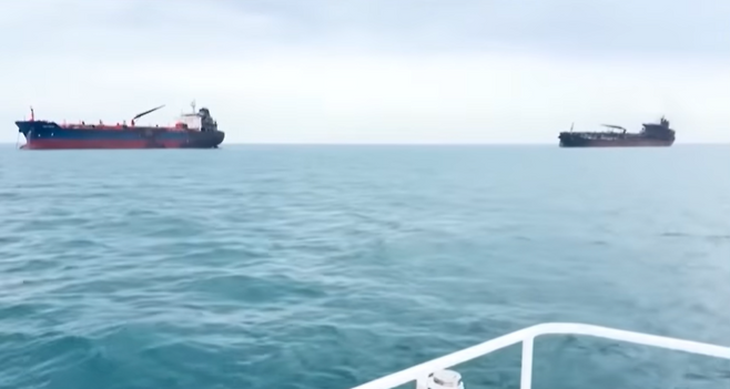 호르무즈 해협 인근에서 정박중인 선박