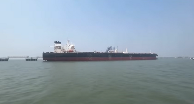 호르무즈 해협 인근에서 정박중인 선박