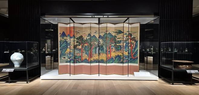 국립중앙박물관이 미국 시카고박물관에서 개최한 이건희컬렉션 국외순회전의 두 번째 전시 모습. 사진=뉴스1