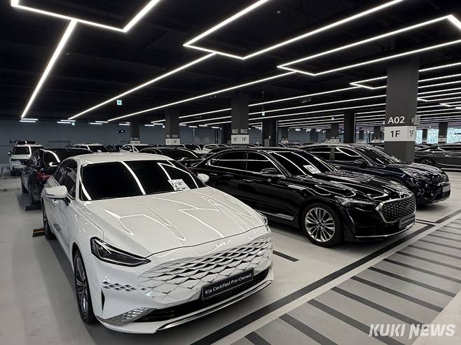 기아 인증중고차센터 평택 직영점에 세워진 인증 중고차. 송민재 기자