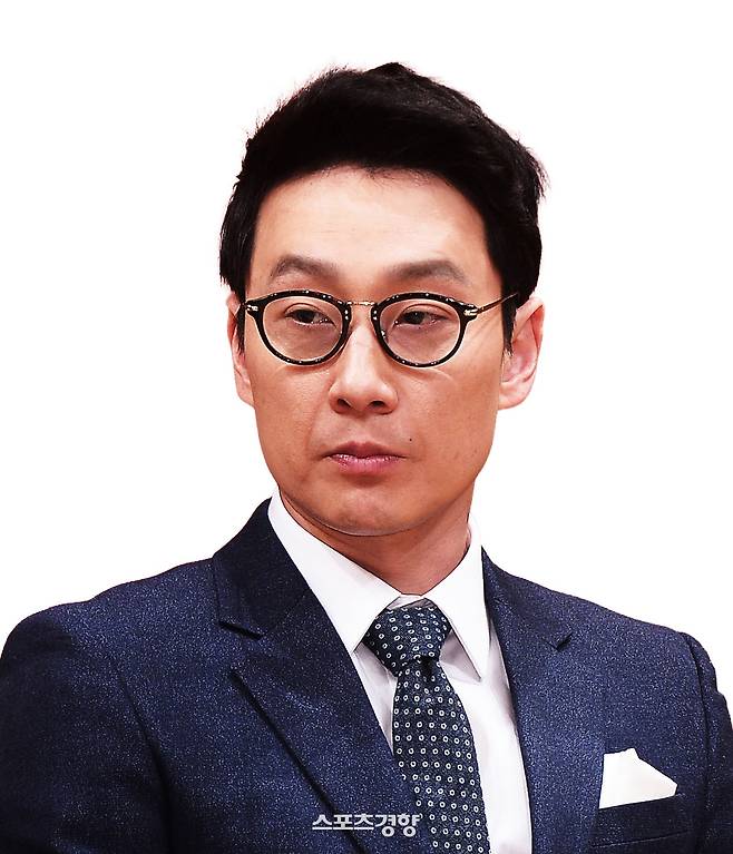 ‘불후의 명곡’에 출연하며 약 4년 만에 방송에 복귀한 방송인 이휘재. 사진 이선명 기자 57km@kyunghyang.com