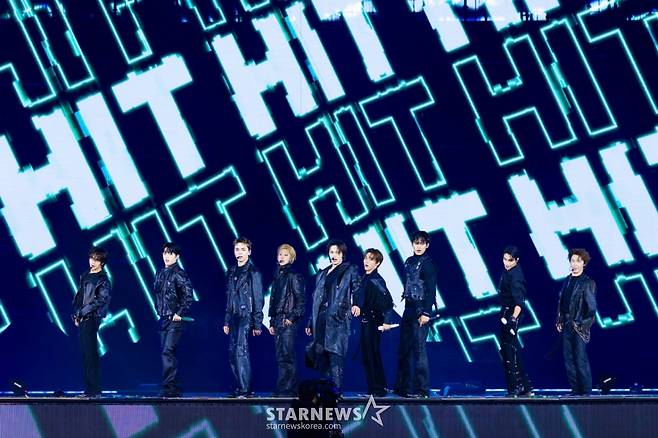 그룹 세븐틴이 5일 오후 인천아시아드주경기장에서 진행된 'SEVENTEEN WORLD TOUR [NEW_] ENCORE' 콘서트에서 멋진 공연을 펼치고 있다. /사진제공=플레디스엔터테인먼트 2026.04.05 /사진=이동훈 photoguy@