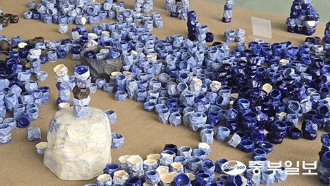 이철영, 강아영 작가가 협업한 '소망, 담다'. 임창희기자