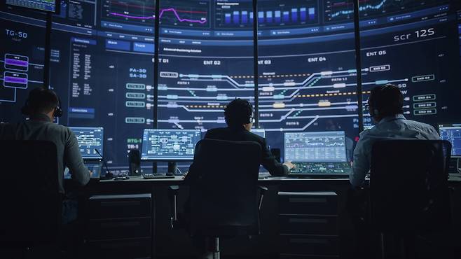 중소벤처기업부가 청년 인공지능(AI) 인력 양성 프로그램을 전국 단위로 확대한다. /클립아트 코리아 제공