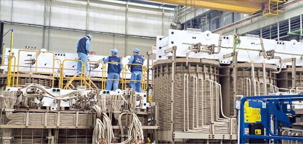 LS일렉트릭 부산 공장에서 초고압 변압기가 생산되는 모습.(사진=LS 제공)