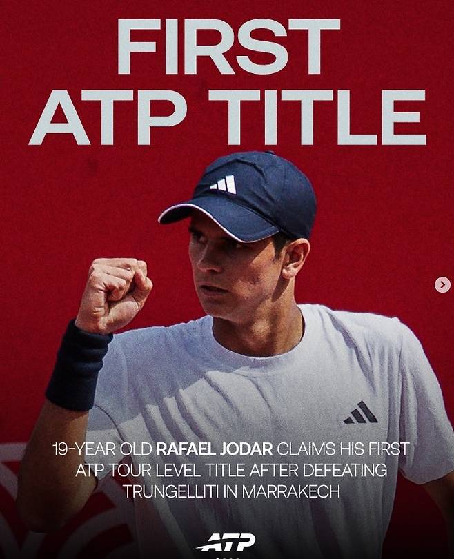 마라케시에서 첫 투어 타이틀을 차지한 라파엘 호다르(19). ATP SNS