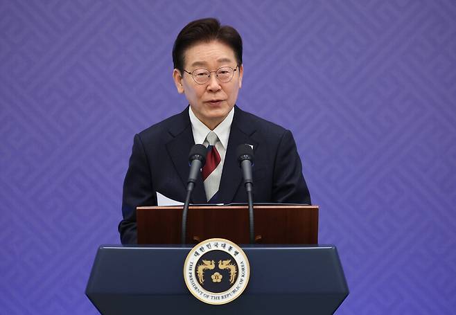 이재명 대통령이 2026년 4월3일 청와대에서 열린 에마뉘엘 마크롱 프랑스 대통령 국빈 방한 환영 오찬에서 환영사를 하고 있다. 연합뉴스