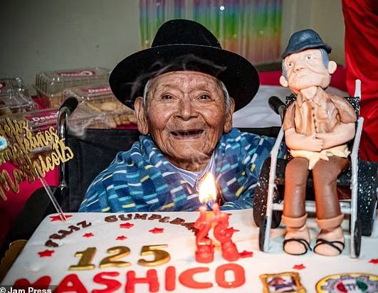 세계 최고령으로 추정되던 페루 남성이 126번째 생일을 불과 닷새 앞두고 세상을 떠났다./사진=데일리메일