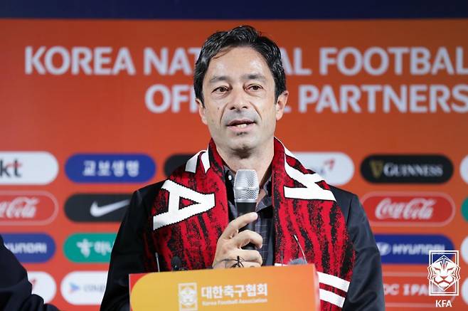 주앙 아로소 축구대표팀 수석코치. 사진=KFA