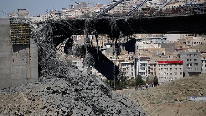 파괴된 이란 카라지 소재 B1 교량