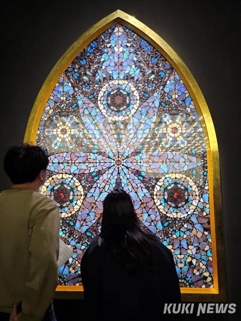 <신의 무한한 권능과 영광을 묵상하며> 중 왼쪽