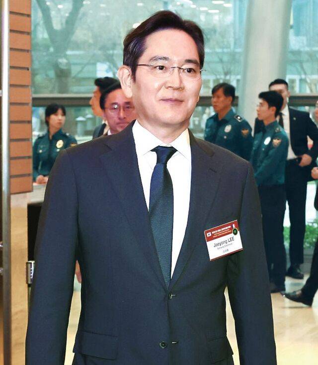 이재용 삼성전자 회장이 지난 3일 한국경제인협회와 프랑스경제인협회가 서울 여의도 FKI타워에서 공동 개최한 제3차 한·프랑스 경제계 미래대화 행사에 참석하고 있다. 연합뉴스