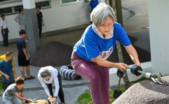 싱가포르에서 노년층을 중심으로 ‘파쿠르’가 새로운 운동으로 주목받고 있다. [사진출처 = SCMP]