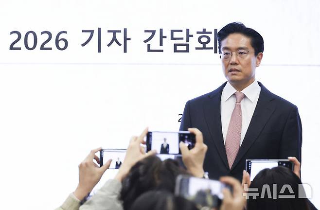 [서울=뉴시스] 조성우 기자 = 전인석 삼천당제약 대표가 6일 오후 서울 서초구 삼천당제약 본사에서 열린 기자간담회에서 발언하고 있다. (공동취재) 2026.04.06. photo@newsis.com