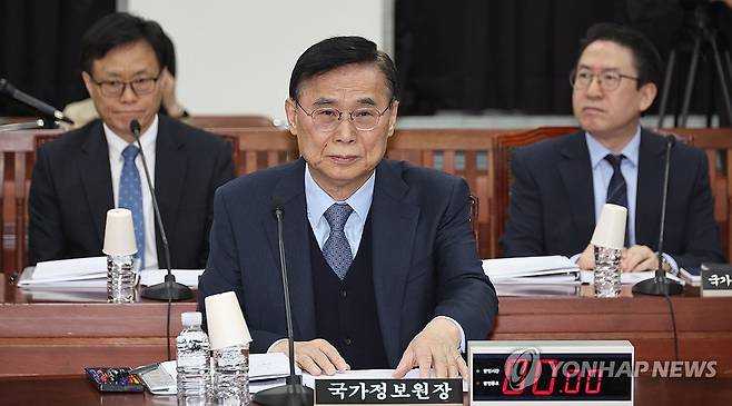 정보위원회 전체회의 (서울=연합뉴스) 이종석 국가정보원장이 6일 서울 여의도 국회에서 열린 정보위원회 전체회의에 출석해 있다. 2026.4.6 [국회사진기자단] photo@yna.co.kr