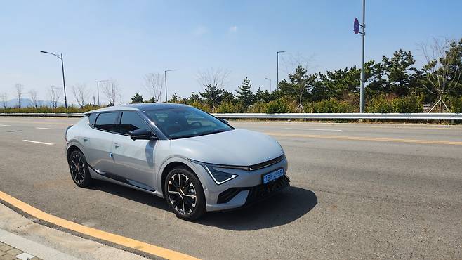 기아 EV6 GT-line 트림 전면부.(김채빈 기자 chaebi@)