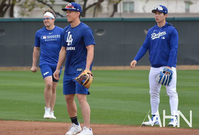 (왼쪽부터 키케 에르난데스, 토미 에드먼, 김혜성)