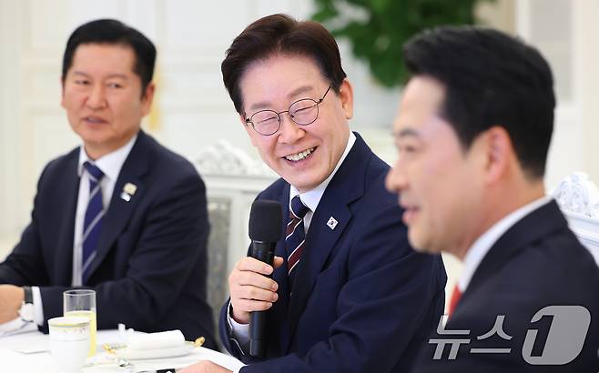 이재명 대통령이 7일 청와대에서 열린 여야정 민생경제협의체 회담 및 오찬에서 발언하고 있다. (청와대통신사진기자단) 2026.4.7 ⓒ 뉴스1 이재명 기자