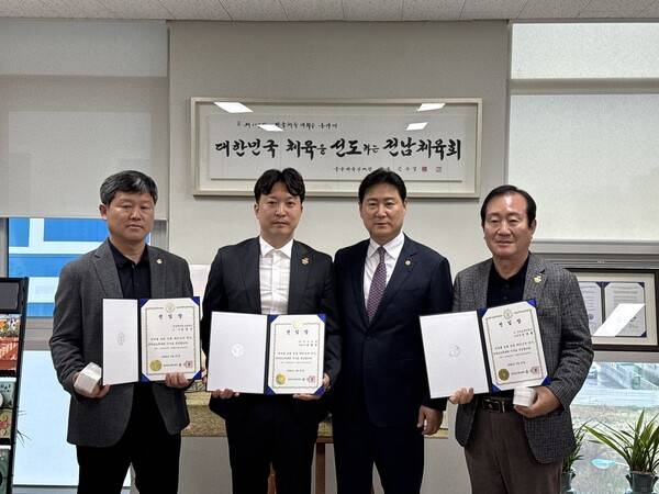 왼쪽부터, 김경우, 윤원상, 송진호, 김제형 모습/사진=전남도체육회