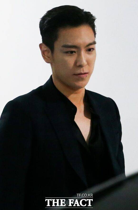 가수 겸 배우 탑이 첫 솔로 정규 앨범의 더블 타이틀곡 '완전미쳤어!(Studio54)'의 뮤직비디오를 오는 8일 공개한다. /더팩트 DB